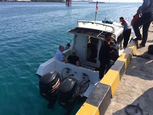 Perjuangan Menerjang Ombak Demi Terangi Karimunjawa 24 Jam