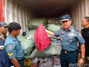 Penyelundupan 23 Kontainer Isi Barang Bekas dari China Digagalkan Penyelundupan 23 Kontainer Isi Barang Bekas dari China Digagalkan