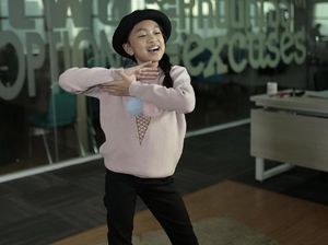 Bawakan Lagu Wake Up Zara Leola Tampil Energik