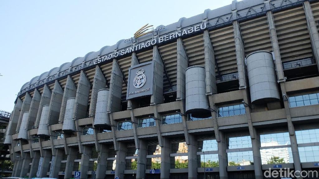 Stadion Santiago Bernabeu, yang Bukan Fans Bola Pun Terpesona
