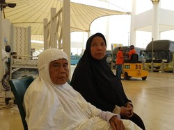 Ditinggal Rombongan, Jemaah Nonkuota Telantar di Bandara Jeddah