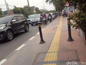 Sandi akan Temui Grab soal Pemotor Pukul Pejalan Kaki di Trotoar
