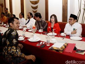 Senyum Koalisi Jokowi Teken Dokumen Capres-Cawapres