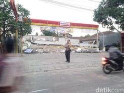 Gempa 6,2 SR di Lombok Robohkan Minimarket di Mataram