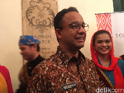 Kabar Maju Pilpres yang Dijawab Anies dengan Tawa