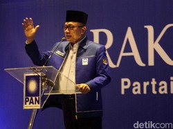 Elite Pamitan, Ketum PAN Disudutkan