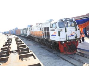 Pertama Kali di Indonesia, Limbah B3 Diangkut Pakai Gerbong KA