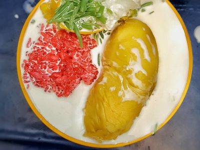 Sluurp! Panas-panas Begini Siapa Mau Cendol Durian?
