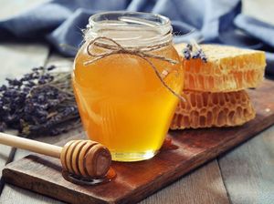 Minum Madu di Pagi Hari dan Rasakan 7 Manfaat Sehat Ini Minum Madu di Pagi Hari dan Rasakan 7 Manfaat Sehat Ini