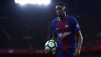 Pemain Barca lain yang cukup produktif adalah Ousmane Dembele. Pemain Prancis itu mengoleksi empat gol sejauh ini.  (Aitor Alcalde/Getty Images)