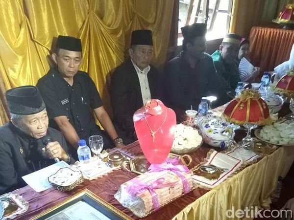Ini Rangkaian Lamaran Kakek Tajir 70 Tahun Sunting Gadis di Bone