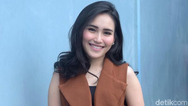 Ayu Ting Ting Happy Banget, Ada Apa?