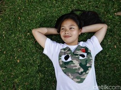 DD berposisi sebagai gelandang serang.