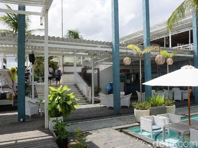 Foto: Tempat Nongkrong Asyik di Pinggir Pantai Kuta Bali