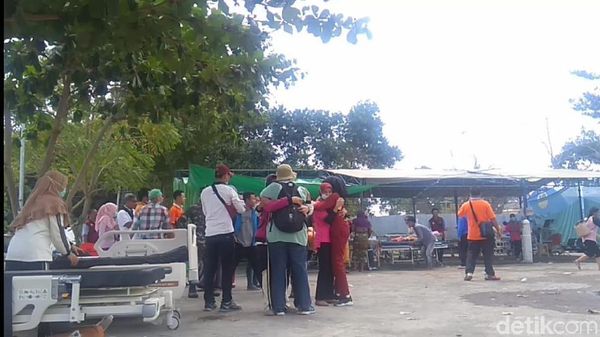 Warga Berpelukan, Begini Kepanikan di RSUD Lombok Utara Saat Gempa