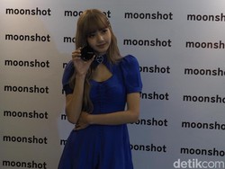 Lisa BLACKPINK Tak Menyangka akan Dijemput Fans di Bandara