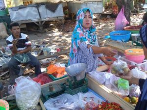 Potret Geliat Pedagang Mulai Berjualan Pascagempa Lombok