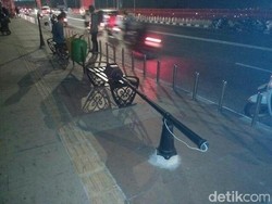 Baru Dipasang, Lampu Taman di Jembatan Ampera Sudah Dirusak