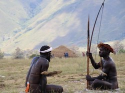 Saat Turis Kagumi Festival Lembah Baliem Papua