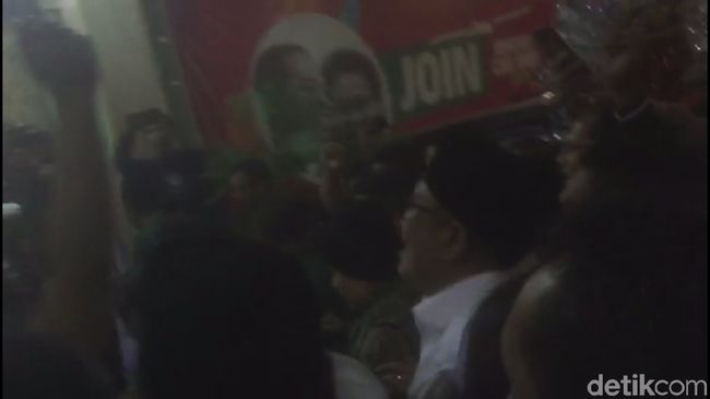Tiba di DPP PKB, Cak Imin Disambut Sorakan 'Hidup JOIN! Tiba di DPP PKB, Cak Imin Disambut Sorakan 'Hidup JOIN!