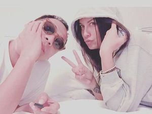 Momen Mesra Sophia Latjuba dan Tio