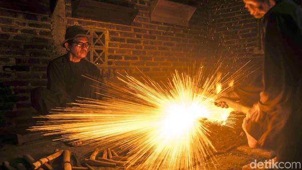 Melihat Proses Pembuatan Keris Jogja