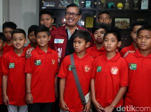 Kemenpora Lepas Tim Pelajar U-12 ke China