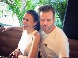 Bukan Tio Setiyoso, Inikah Kekasih Sophia Latjuba Sesungguhnya?