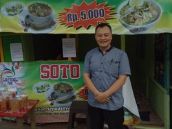 Pria Ini Rogoh Rp 15 Juta Jualan Soto yang Dibayar Suka-suka