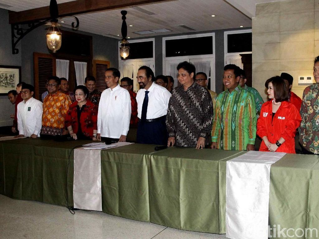 Koalisi Gendut Dinilai Repotkan Jokowi Koalisi Gendut Dinilai Repotkan Jokowi
