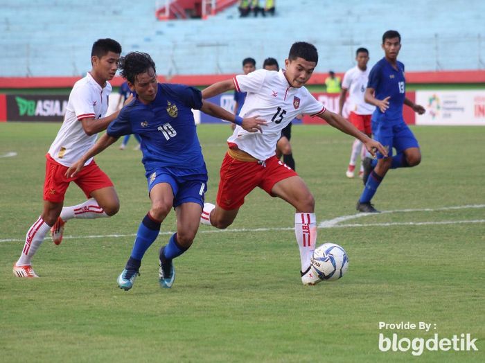 Thailand lolos ke final Piala AFF U-16 usai kalahkan Myanmar (Suparno/detikSport) Thailand lolos ke final Piala AFF U-16 usai kalahkan Myanmar (Suparno/detikSport)