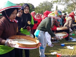 Lomba Agustusan di Kota Ini Ajak Ibu-Ibu Olah Bahan Baku Nasi Tiwul