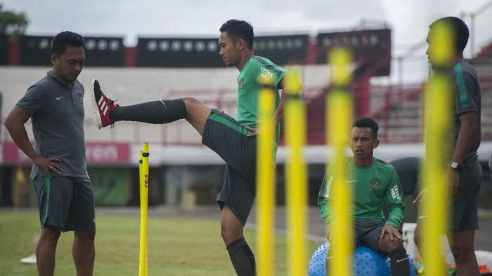 Timnas Indonesia U-23 melakukan pemusatan latihan di Bali menjelang Asian Games 2018 (Foto: Nyoman Budhiana/Antara Foto) Timnas Indonesia U-23 melakukan pemusatan latihan di Bali menjelang Asian Games 2018 (Foto: Nyoman Budhiana/Antara Foto)
