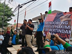 Pembunuh Ustaz Prawoto Dituntut 6,5 Tahun Bui, Keluarga Demo PN