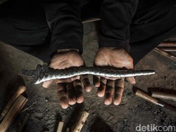 18 Senjata Tradisional di Pulau Jawa, dari Keris Sampai Kujang