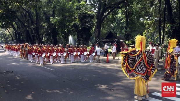 marching band kawal prabowo daftar ke KPU