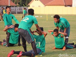 Dalam setahun terakhir kedua tim berhadapan dua kali dan berhasil saling mengalahkan dengan skor sama 1-0.