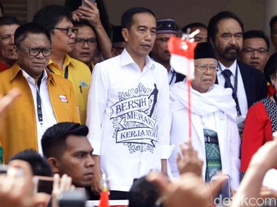 Bersih, Merakyat, Kerja Nyata di Dada Jokowi