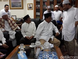 Prabowo dan Koalisinya Tiba di Masjid Sunda Kelapa, Anies Menyusul