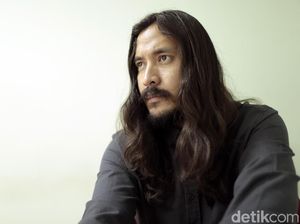 Seruan Marcello Tahitoe untuk Sampah-sampah Dunia Maya