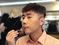 Pemirsa... Mulai Sekarang Roy Kiyoshi Minta Dipanggil Dedek