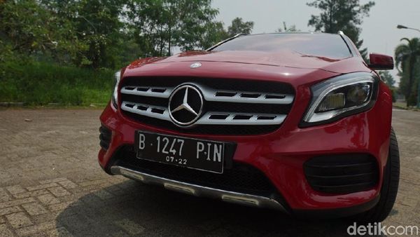 Si Mungil nan Sporty Mercy GLA 200 AMG Line