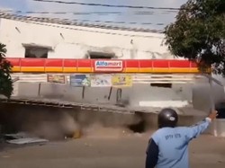 Video Epik, Detik-detik Gempa Lombok Robohkan Alfamart