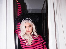 Kamu Tak Akan Sangka Bando Kylie Jenner Ini Harganya Rp 87 Juta