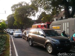 Jelang Pendaftaran Capres, Lalin ke KPU Macet Mulai dari Rumdin JK