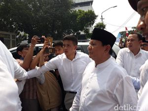 Daftar Pilpres, Prabowo-Sandiaga Tiba di KPU Daftar Pilpres, Prabowo-Sandiaga Tiba di KPU