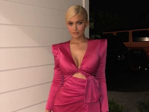 Ultah ke-21, Kylie Jenner Tampil Seksi Bergaun Pink