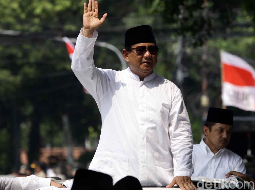 Tawa Prabowo Saat Dibandingkan dengan Tom Cruise Tawa Prabowo Saat Dibandingkan dengan Tom Cruise