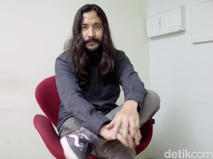 Ahmad Dhani Ungkap Alasan Pilih Ello Jadi Vokalis Dewa 19 Ahmad Dhani Ungkap Alasan Pilih Ello Jadi Vokalis Dewa 19
