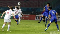 Skor kacamata masih bertahan hingga peluit panjang dibunyikan.